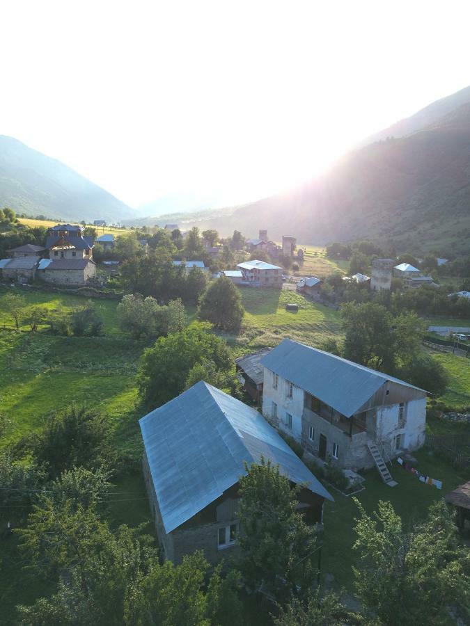 Ciuri'S Guesthouse Zhabeshi Εξωτερικό φωτογραφία